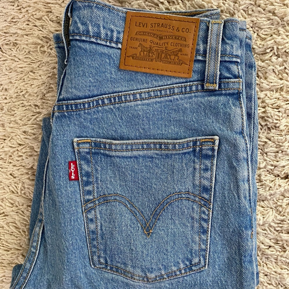 Levi’s ribcage jeans